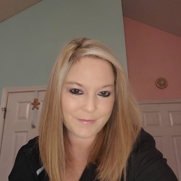 Meet your Posher, Christi - Picture 1 of 1